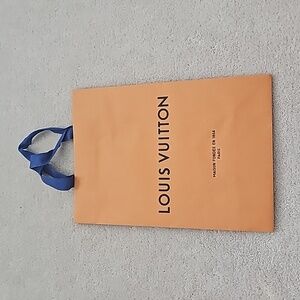 Louis Vuitton medium paper shopping bag
